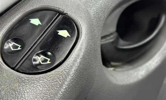 Ford Ka GL Image 1.0i/ 1.0i Zetec Rocam 2001 Gasolina-6