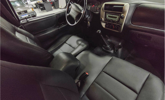 Ford Ranger XLS 2.3 16V 145cv/150cv 4x2 CS 2011 Gasolina-11