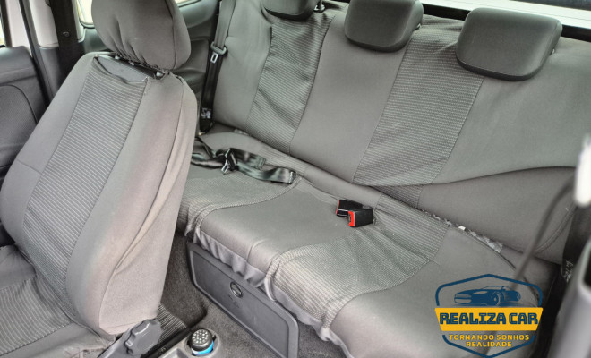 VW - VolksWagen Saveiro Trendline 1.6 T.Flex 8V CD 2015 Flex-4