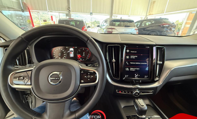 Volvo XC 60 D-5 MOMENTUM 2.0 AWD Diesel 5p 2020 Diesel-3