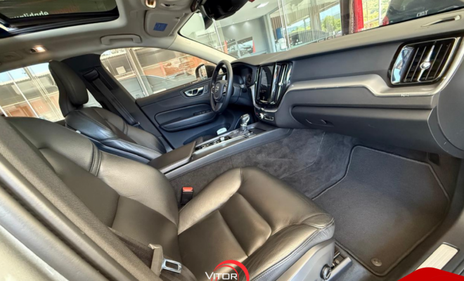 Volvo XC 60 D-5 MOMENTUM 2.0 AWD Diesel 5p 2020 Diesel-7