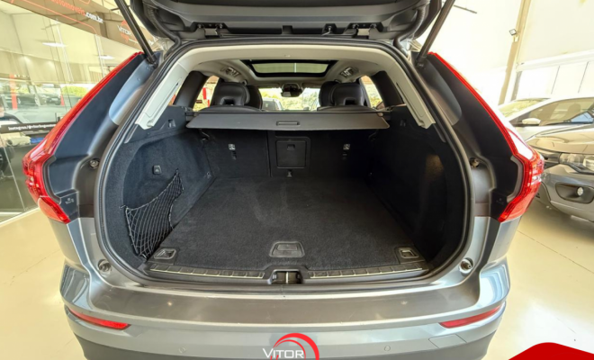 Volvo XC 60 D-5 MOMENTUM 2.0 AWD Diesel 5p 2020 Diesel-9