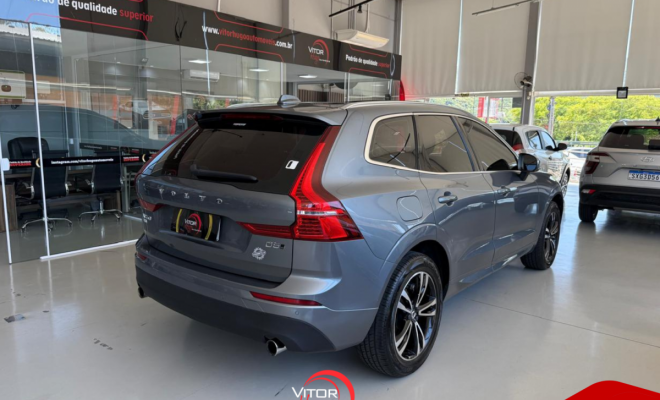 Volvo XC 60 D-5 MOMENTUM 2.0 AWD Diesel 5p 2020 Diesel-10