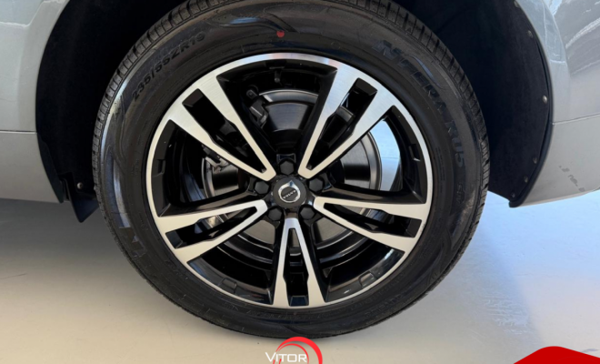 Volvo XC 60 D-5 MOMENTUM 2.0 AWD Diesel 5p 2020 Diesel-0