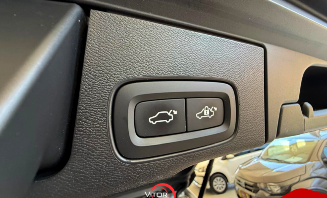 Volvo XC 60 D-5 MOMENTUM 2.0 AWD Diesel 5p 2020 Diesel-1