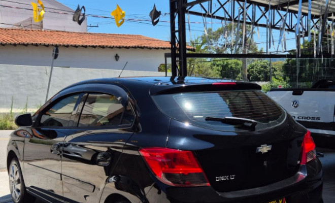 GM - Chevrolet ONIX HATCH LT 1.4 8V FlexPower 5p Mec. 2013 Flex-1