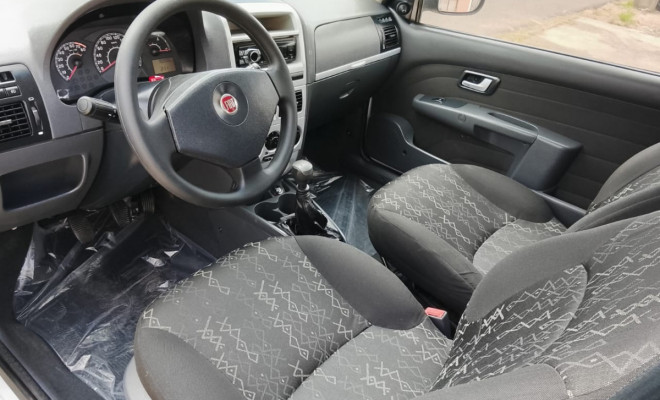 Fiat Strada Trekking 1.8 mpi Flex 8V CE 2009 Flex-4