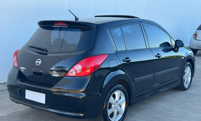 TIIDA SL 1.8 2012 | TETO SOLAR, BANCOS EM COURO E CHAVE DE PRESENÇA!-2