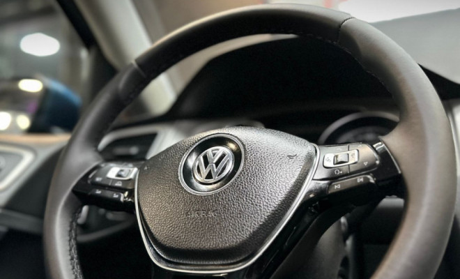 VW - VolksWagen Golf Comfortline 1.4 TSI 140cv Aut. 2015 Gasolina-4