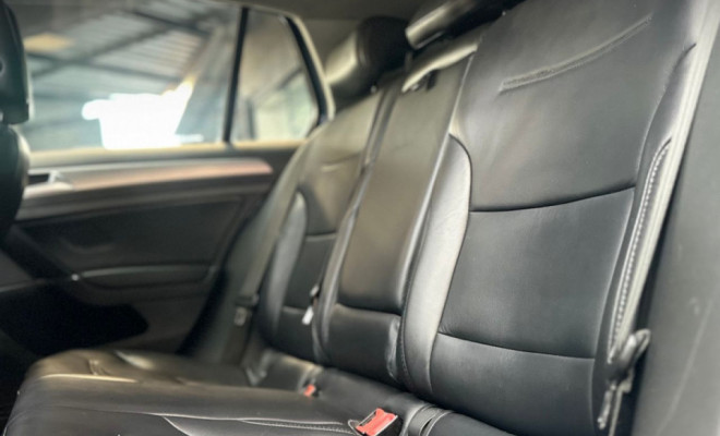 VW - VolksWagen Golf Comfortline 1.4 TSI 140cv Aut. 2015 Gasolina-16