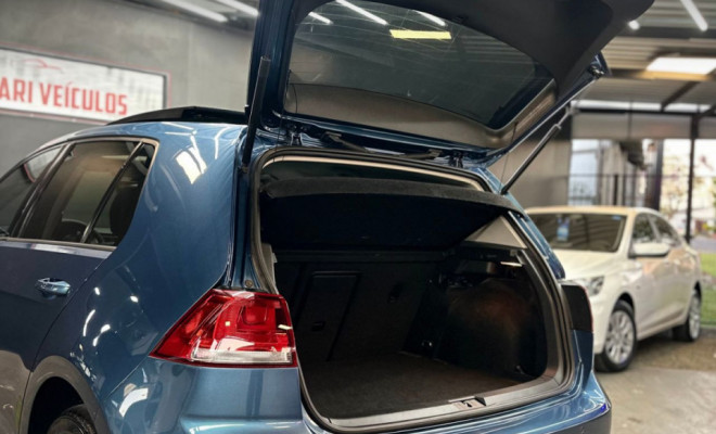 VW - VolksWagen Golf Comfortline 1.4 TSI 140cv Aut. 2015 Gasolina-18