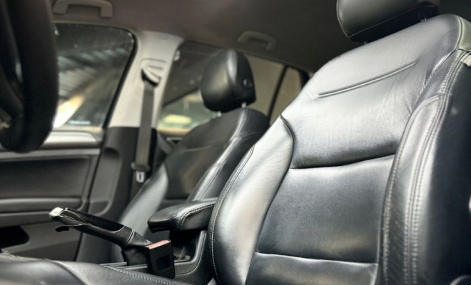 VW - VolksWagen Golf Comfortline 1.4 TSI 140cv Aut. 2015 Gasolina-12