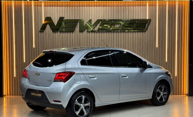 GM - Chevrolet ONIX HATCH LTZ 1.4 8V FlexPower 5p Mec. 2019 Flex-0