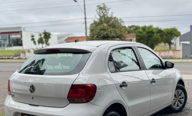 VW - VolksWagen Gol (novo) 1.0 Mi Total Flex 8V 4p 2015 Flex-0
