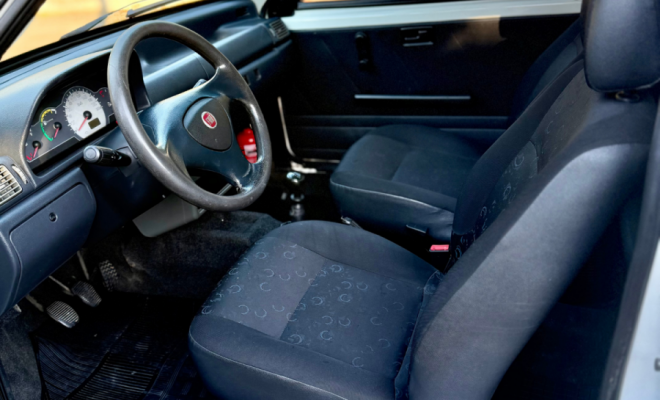 Fiat Uno Mille Celeb. WAY ECON. 1.0 F.Flex 2p 2012 Flex-4