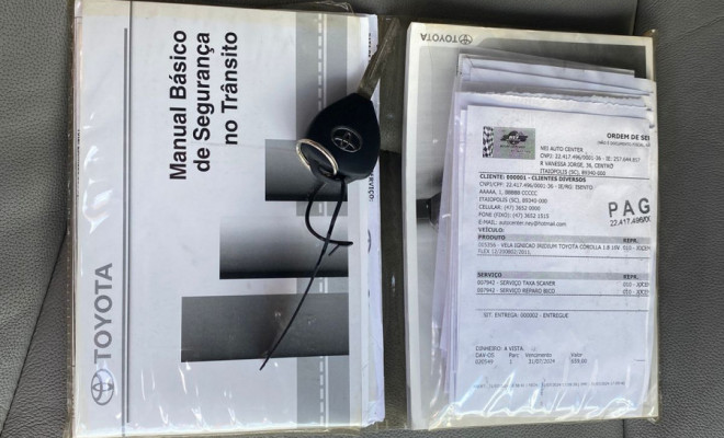 Toyota Corolla GLi 1.8 Flex 16V Mec. 2011 Flex-18