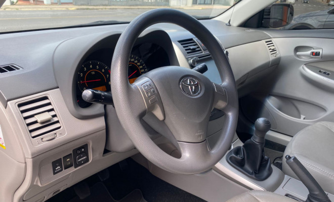 Toyota Corolla GLi 1.8 Flex 16V Mec. 2011 Flex-10