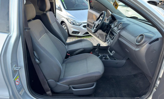 VW - VolksWagen Saveiro 1.6 Mi/ 1.6 Mi Total Flex 8V 2014 Flex-5