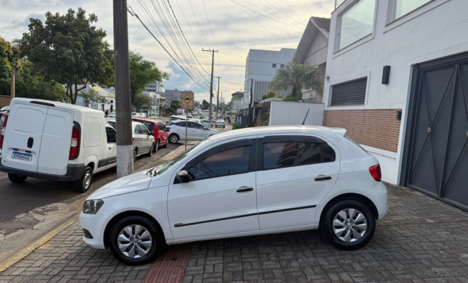 VW - VolksWagen Gol (novo) 1.0 Mi Total Flex 8V 4p 2013 Flex-2