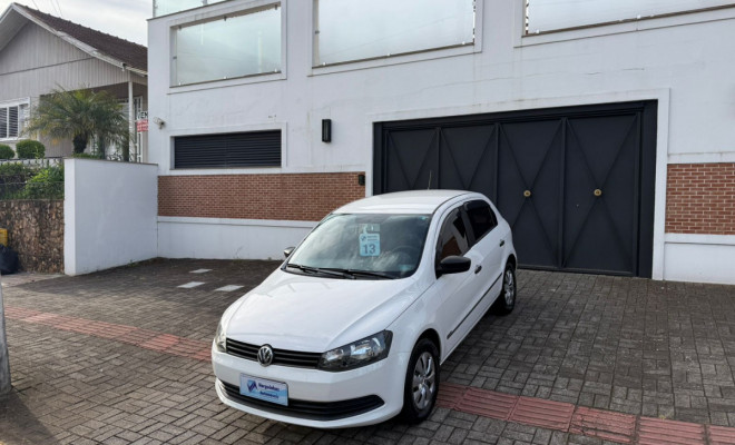 VW - VolksWagen Gol (novo) 1.0 Mi Total Flex 8V 4p 2013 Flex-1