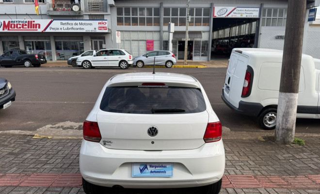 VW - VolksWagen Gol (novo) 1.0 Mi Total Flex 8V 4p 2013 Flex-4
