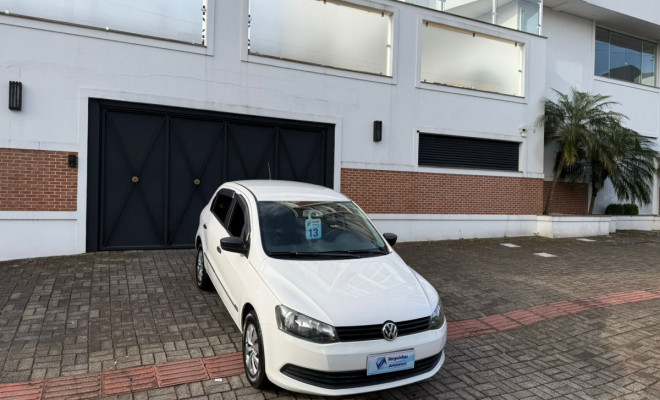 VW - VolksWagen Gol (novo) 1.0 Mi Total Flex 8V 4p 2013 Flex-0