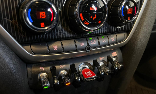 Mini Cooper Country. John Works ALL4 2.0 16v TB Gasolina Aut. 2024-12