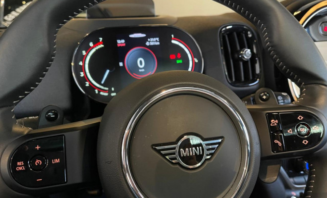 Mini Cooper Country. John Works ALL4 2.0 16v TB Gasolina Aut. 2024-8