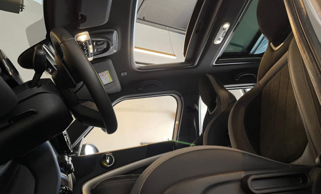 Mini Cooper Country. John Works ALL4 2.0 16v TB Gasolina Aut. 2024-15