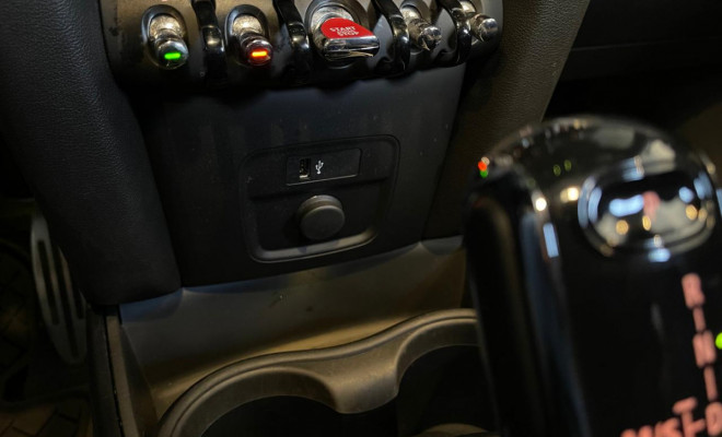 Mini Cooper Country. John Works ALL4 2.0 16v TB Gasolina Aut. 2024-13