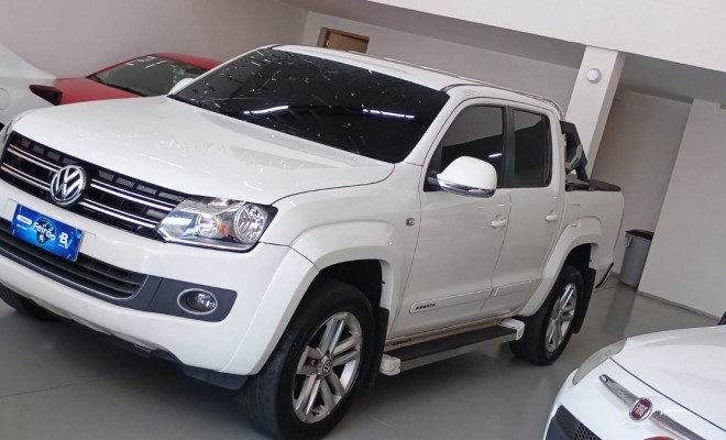 VW - VolksWagen AMAROK High.CD 2.0 16V TDI 4x4 Dies. Aut 2015 Diesel-4