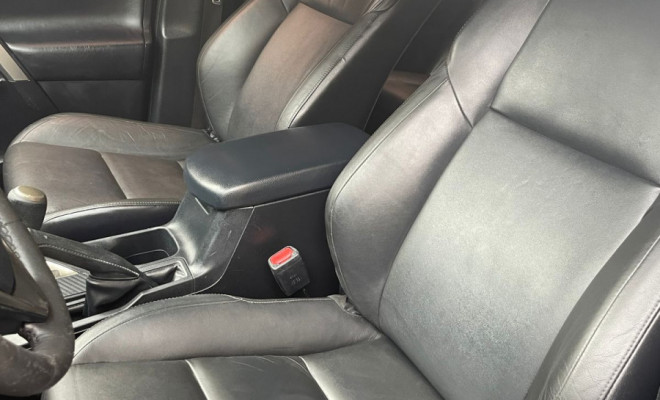 Toyota RAV4 2.0 4x4  Aut. 2014 Gasolina  Confiabilidade e segurança-6