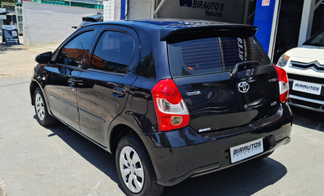 Toyota Etios Hatch XS 1.5 Automático 2018-4