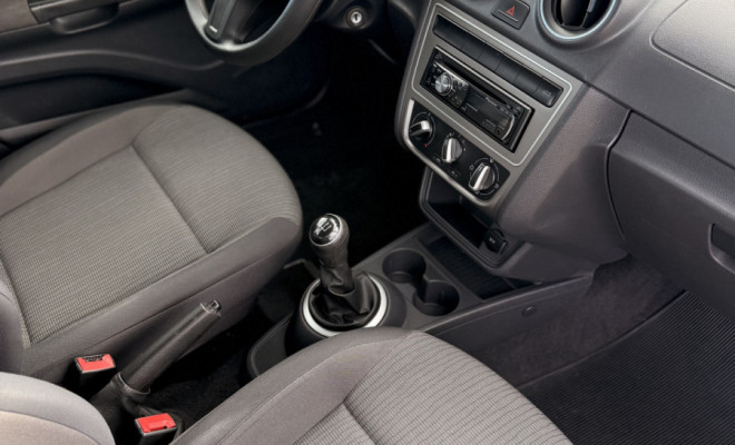 VW - VolksWagen Gol (novo) 1.0 Mi Total Flex 8V 4p 2014 Flex-9