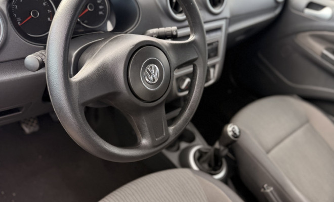 VW - VolksWagen Gol (novo) 1.0 Mi Total Flex 8V 4p 2014 Flex-7