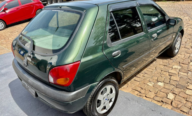 Ford Fiesta GL Class 1.0i 5p 2001 Gasolina-4