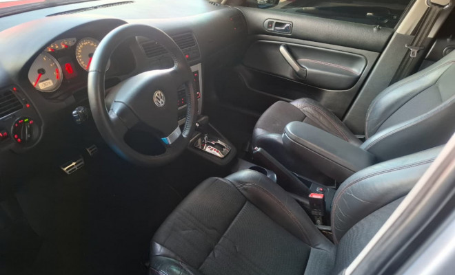 VW - VolksWagen Golf Sportline 2.0 Mi Total F. 8V Tip. 2012 Flex-7