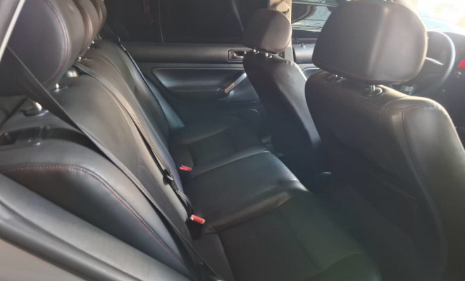 VW - VolksWagen Golf Sportline 2.0 Mi Total F. 8V Tip. 2012 Flex-11