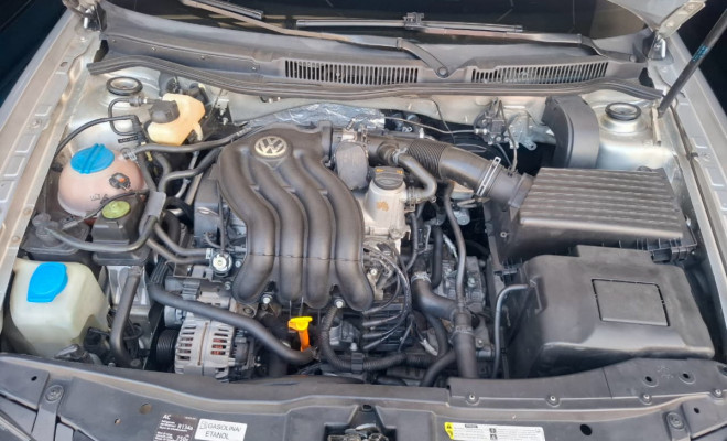 VW - VolksWagen Golf Sportline 2.0 Mi Total F. 8V Tip. 2012 Flex-14