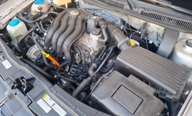 VW - VolksWagen Golf Sportline 2.0 Mi Total F. 8V Tip. 2012 Flex-13