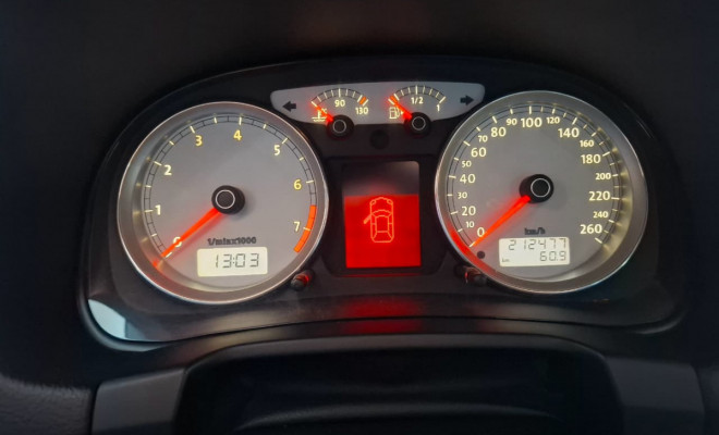 VW - VolksWagen Golf Sportline 2.0 Mi Total F. 8V Tip. 2012 Flex-22