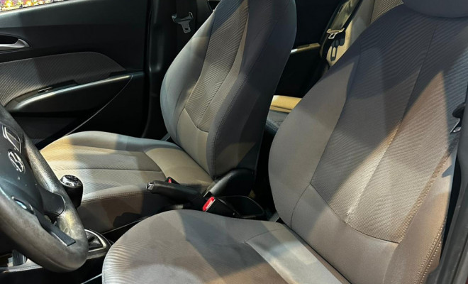 Hyundai HB20X Premium 1.6 Flex 16V Mec. 2014 Flex-9