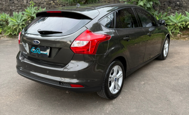 Ford Focus 1.6 S/SE/SE Plus Flex 8V/16V  5p 2015 Flex-13