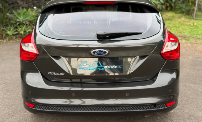 Ford Focus 1.6 S/SE/SE Plus Flex 8V/16V  5p 2015 Flex-12