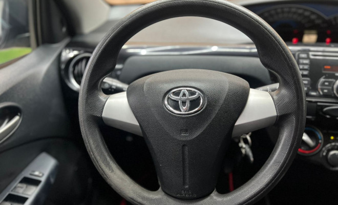 Toyota ETIOS XS Sedan1.5 Flex 16V 4p Mec. 2014 Flex-7