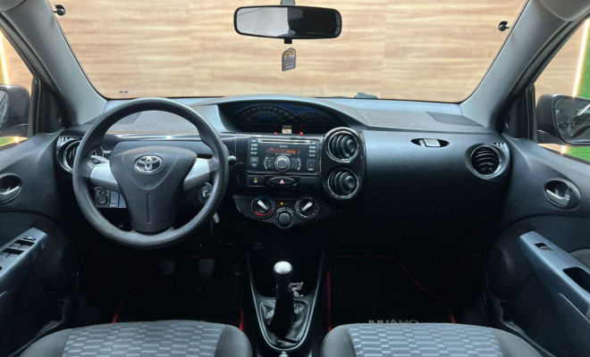 Toyota ETIOS XS Sedan1.5 Flex 16V 4p Mec. 2014 Flex-4