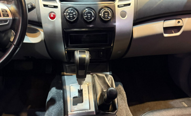 Mitsubishi Pajero DAKAR/HPE 3.5 4x4 Flex 5p Aut. 2013 Flex-7