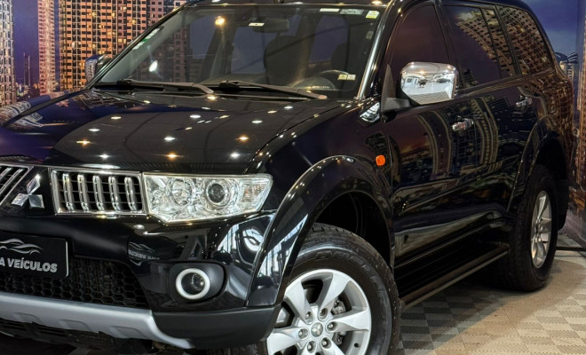 Mitsubishi Pajero DAKAR/HPE 3.5 4x4 Flex 5p Aut. 2013 Flex-0