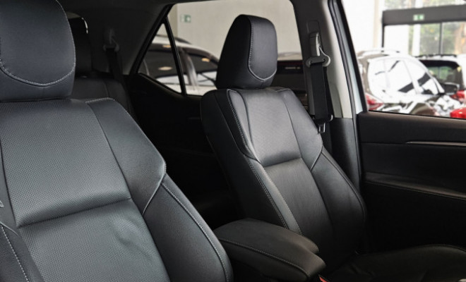 Toyota Hilux SW4 SRX Plat. 4x4 2.8 TB Die. Aut. 2025 Diesel-12