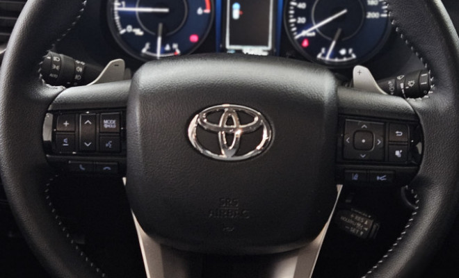 Toyota Hilux SW4 SRX Plat. 4x4 2.8 TB Die. Aut. 2025 Diesel-8